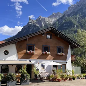 Gaestehaus Edlhuber Bed & Breakfast